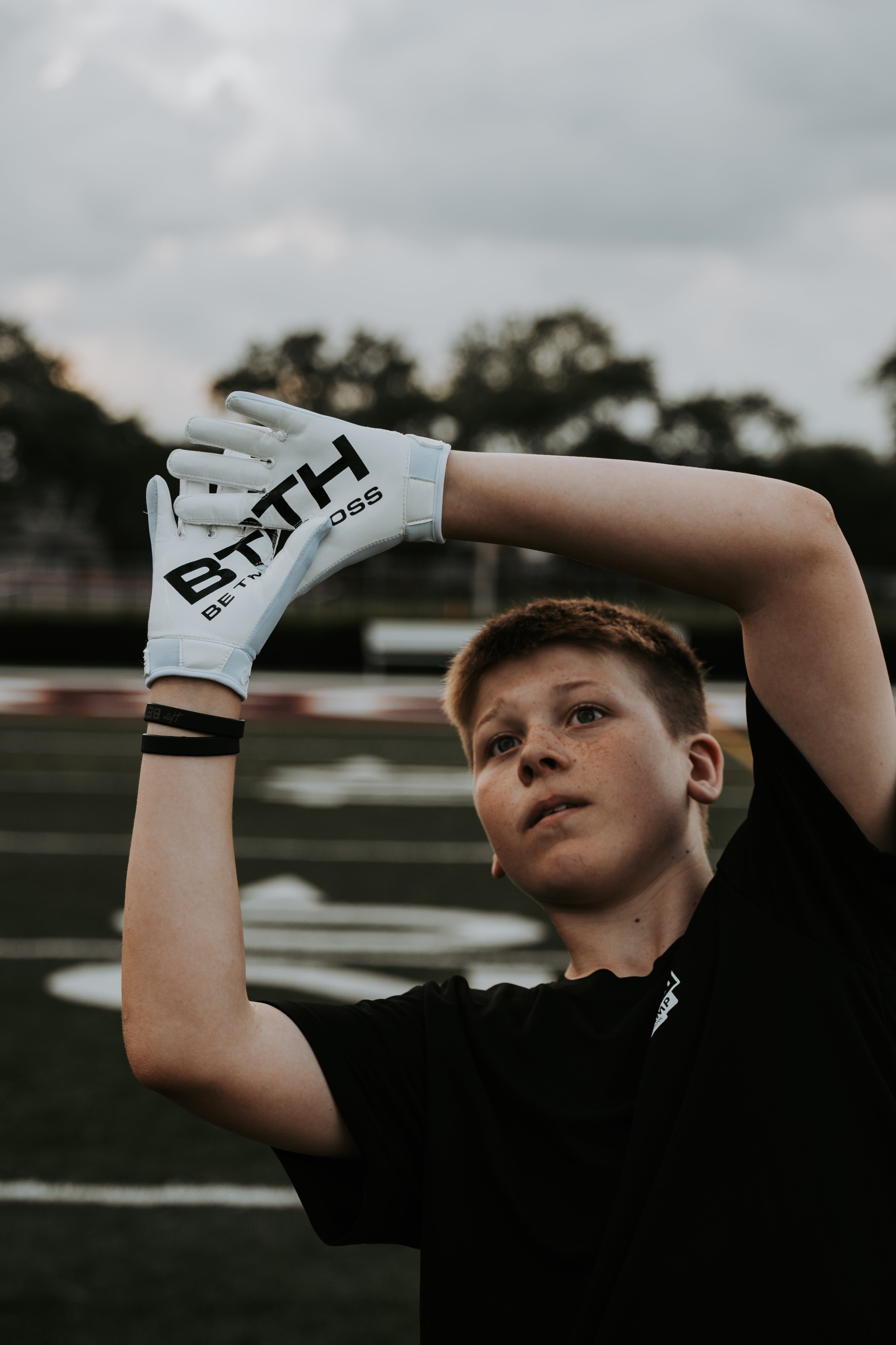 Hoss Football Gloves